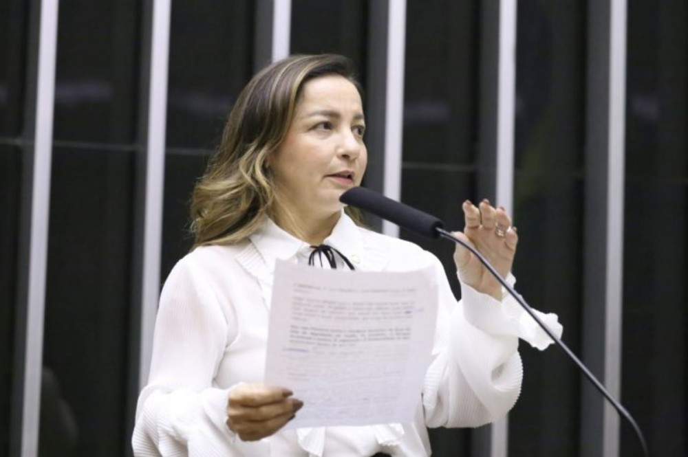 Professora Marcivania recomendou a aprovação do projeto, com mudanças. (Crédito: Kayo Magalhães / Câmara dos Deputados)