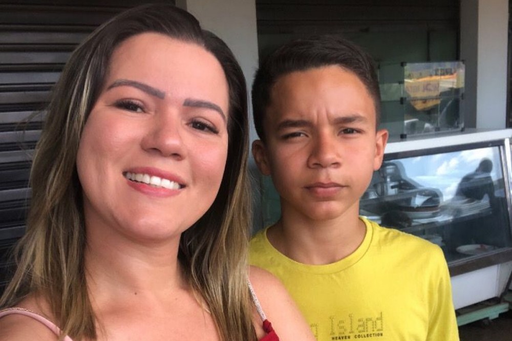 Emely e o filho, Gabriel. (Foto: arquivo pessoal)