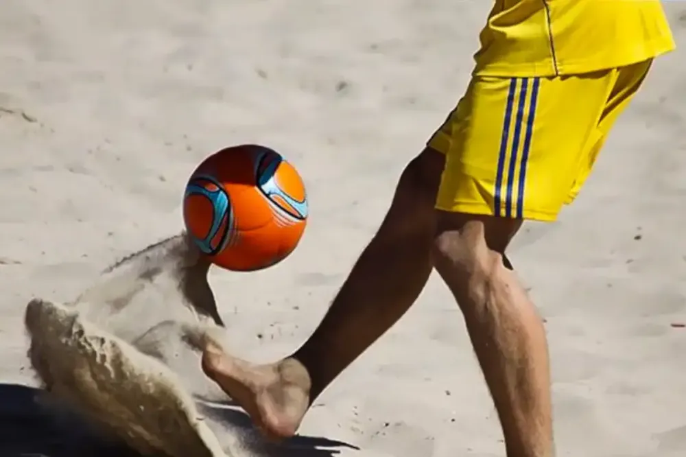 © Divulgação/1º Mundial de Futebol de Areia Raiz