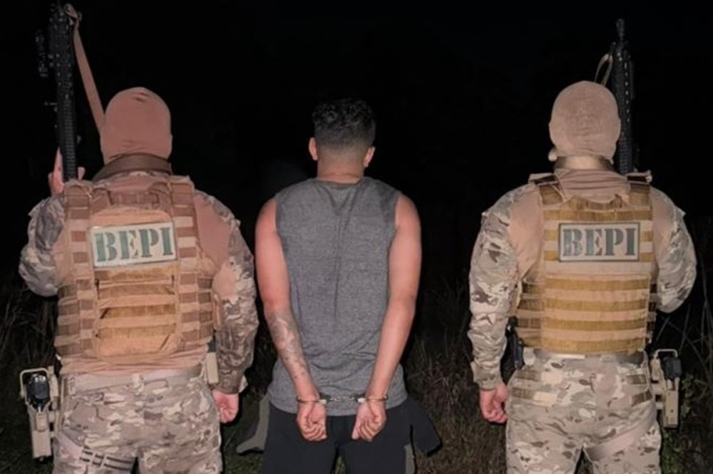 Polícia Militar apreende arma e drogas durante patrulhamento em Água Branca. (Crédito: divulgação)