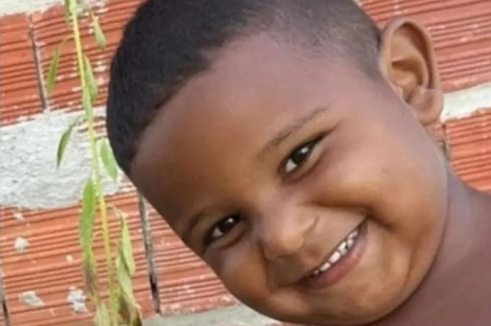 Criança de 3 anos atingida por disparo acidental de carabina morre em Teresina. (Foto: Reprodução)
