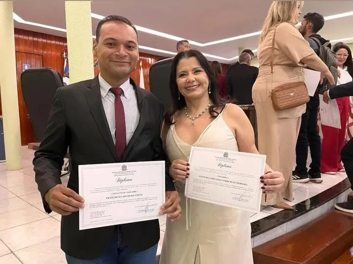 Na imagem, Carlos Federal e a vereadora Íris Moreira. (Créditos: arquivo pessoal)