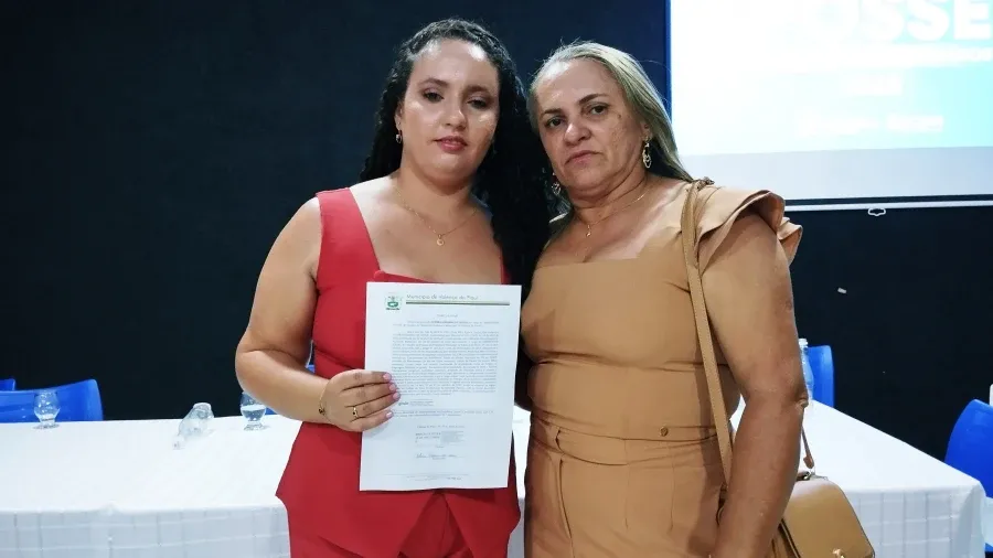 Iohana e sua mãe, Ivaneide. Foto: José Maurício/Sambito News