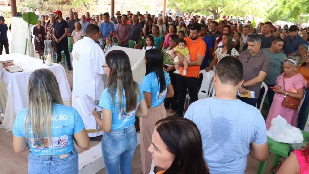 Evento religioso reuniu milhares de fiéis - (Foto: reprodução/Instagram)