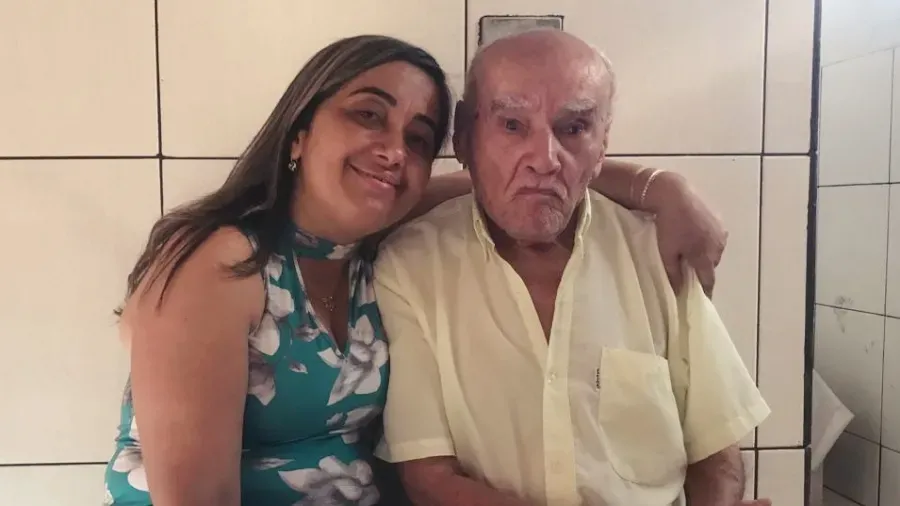 Antônio Cecílio e a filha, Francineide Pimentel. (Crédito: arquivo pessoal)