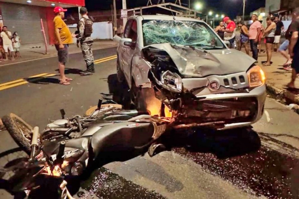 Homem morre no hospital após grave colisão frontal entre carro e moto em Campo Maior, Piauí. (Crédito: Portal de Campo Maior)
